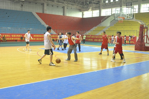 公司和潍坊科技学院软件学院篮球友谊赛圆满结束