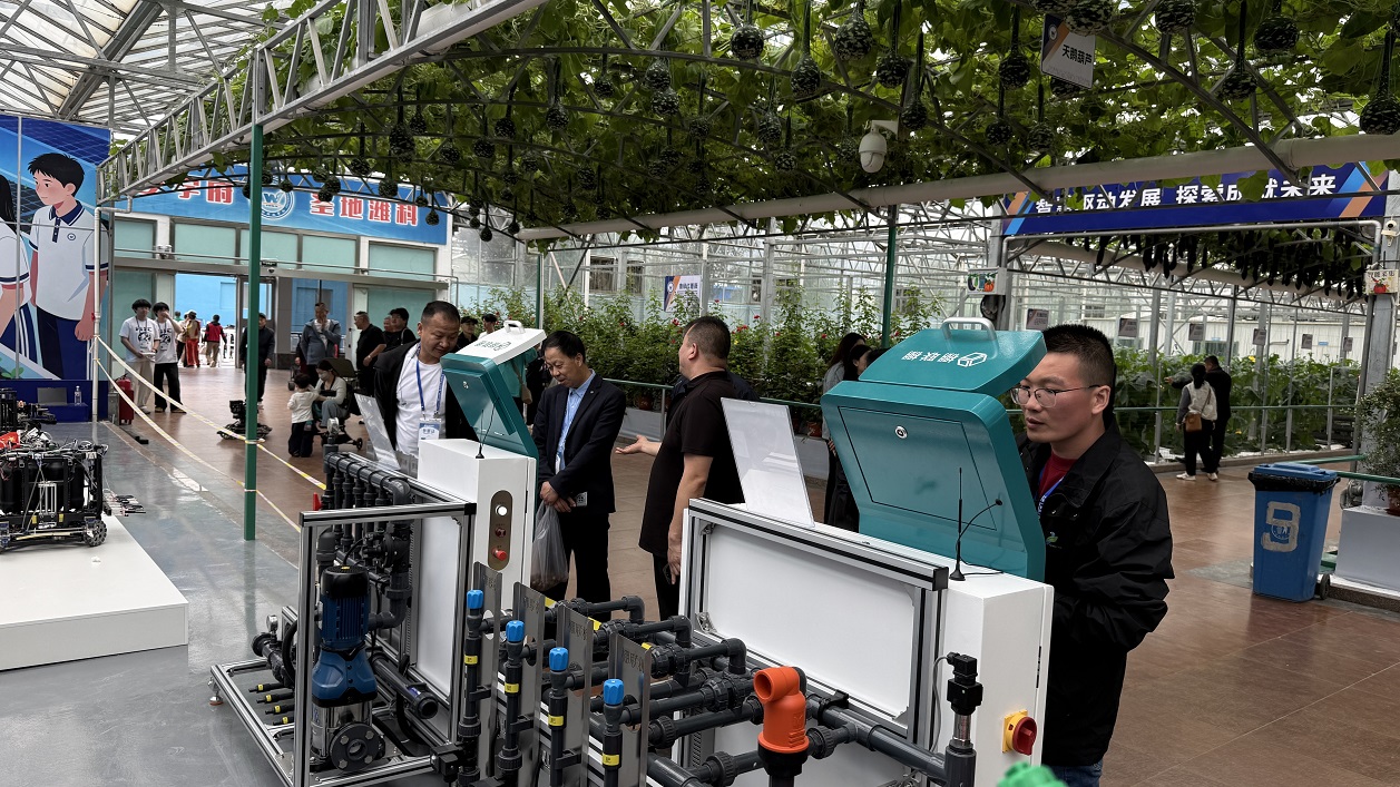 精准设施农业数智化引领者，深耕赛道筑根基