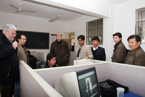 德国杜伊斯堡大学东亚研究所所长一行访问公司